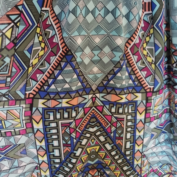 Geometric and lace top dress - Picture 4 of 5